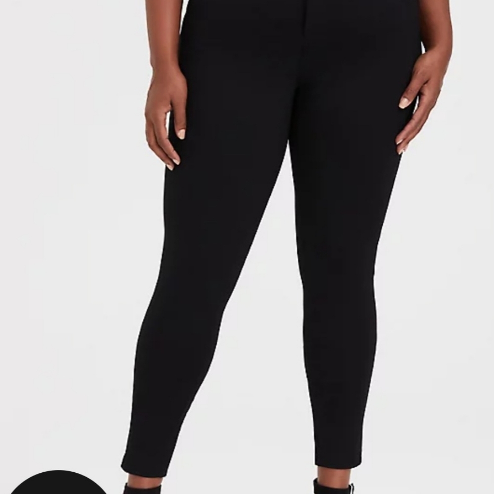 TORRID STUDIO SIGNATURE STRETCH BLACK PANT.